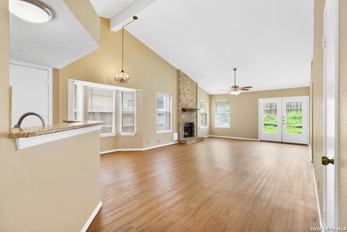8007 Forest Xing, Live Oak, TX, 78233-4338 | Card Image
