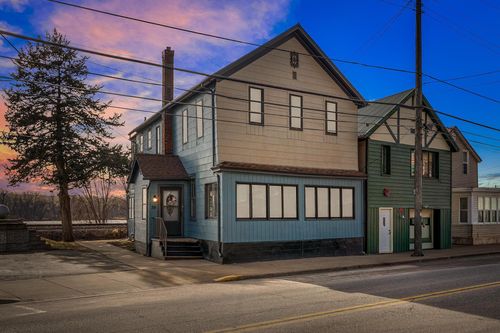 39 and 39-1/2 N Shore Drive, Fountain City, WI, 54629 | Card Image