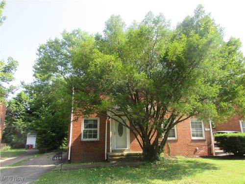 18019 Chagrin Blvd, Shaker Heights, OH, 44122-4842 | Card Image