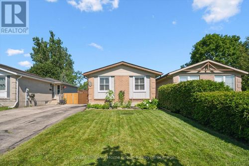 395 Strathallan St, Fergus, ON, N1M3L3 | Card Image
