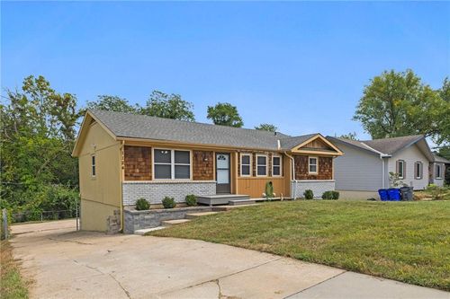 1124 N Curtis St, Olathe, KS, 66061-2710 | Card Image