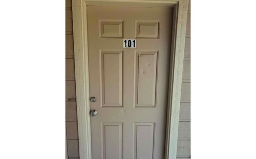 apt-101-3858 Nw Huntsboro St, Lake City, FL, 32055-8856 | Card Image
