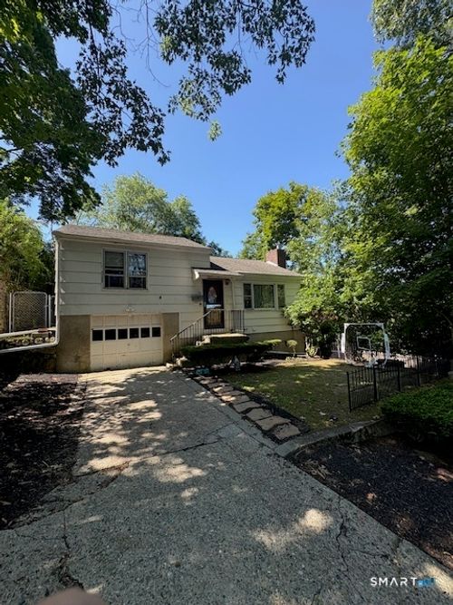 50 Crest Street, New London, CT, 06320 | Card Image