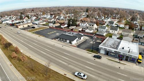 1297 Fort St, Wyandotte, MI, 48192-3035 | Card Image