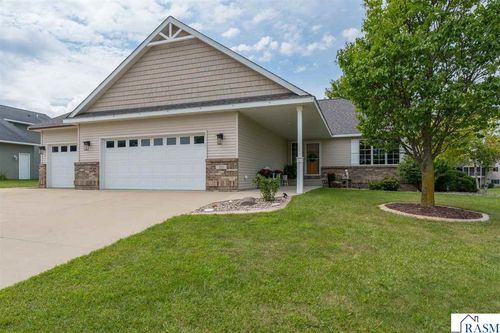 221 Pebble Creek Drive, Mankato, MN, 56001 | Card Image