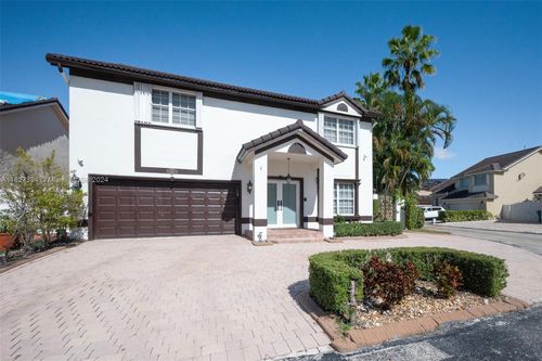 7949 Nw 188th Ter, Hialeah, FL, 33015-2750 | Card Image