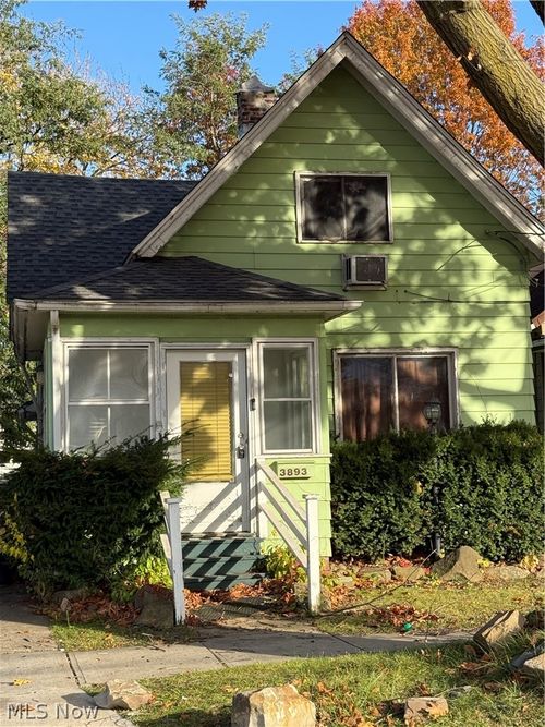 3893 E 55th St, Cleveland, OH, 44105-3359 | Card Image
