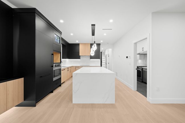 5628 Chaffey Ave, Home with 6 bedrooms, 5 bathrooms and 2 parking in Burnaby BC | Image 19