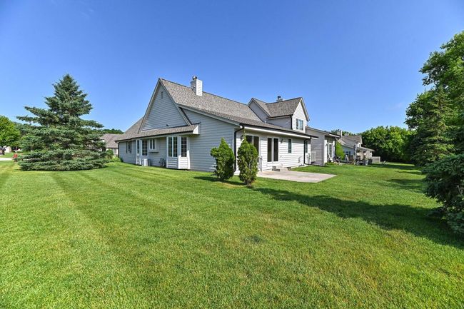 B - 540 Mc Aurther Lane, Condo with 2 bedrooms, 2 bathrooms and null parking in Brookfield WI | Image 19