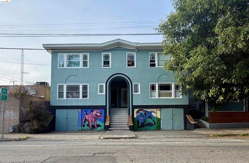 594 55th St, Oakland, CA, 94609-1747 | Card Image