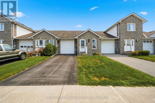 17 Alder Court, Belleville (Belleville Ward), ON, K8P5L5 | Card Image