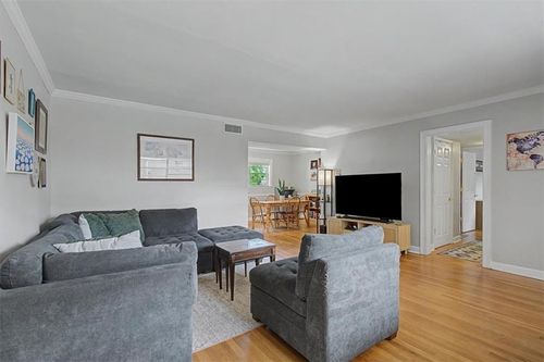 4b-3660 Peachtree Rd Ne, Atlanta, GA, 30319-1258 | Card Image