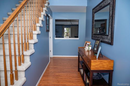 2-31924 Joseph Anthony Ct, Warren, MI, 48093-1185 | Card Image