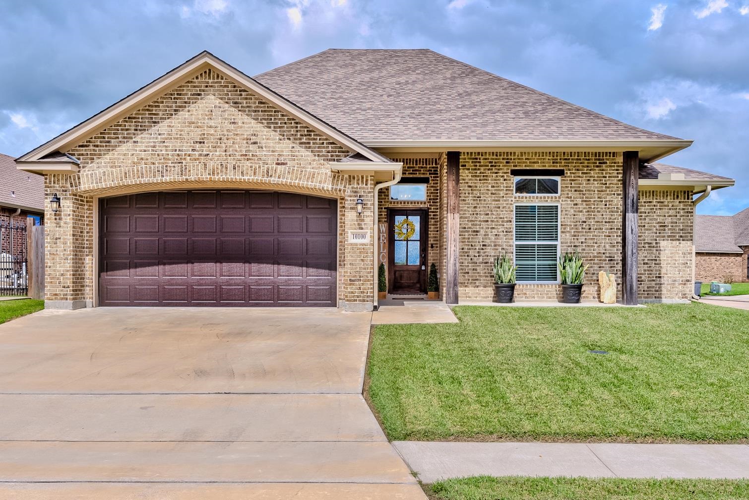 Maple Falls Ln, Port Arthur, TX 77640