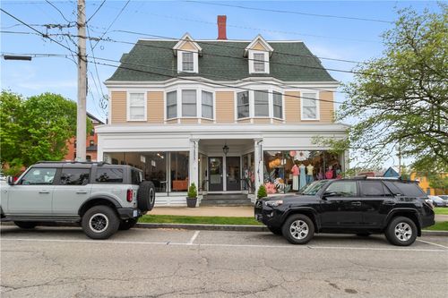5-18 State St, Bristol, RI, 02809-1812 | Card Image