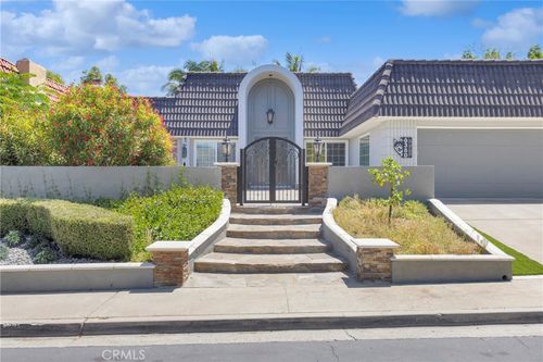6380 E Bixby Hill Rd, Long Beach, CA, 90815-4701 | Card Image