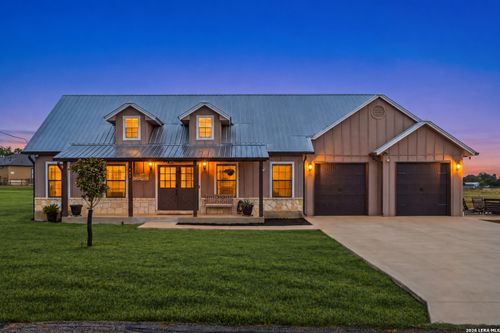 445 Spanish Grant Cir, Bandera, TX, 78003-4805 | Card Image