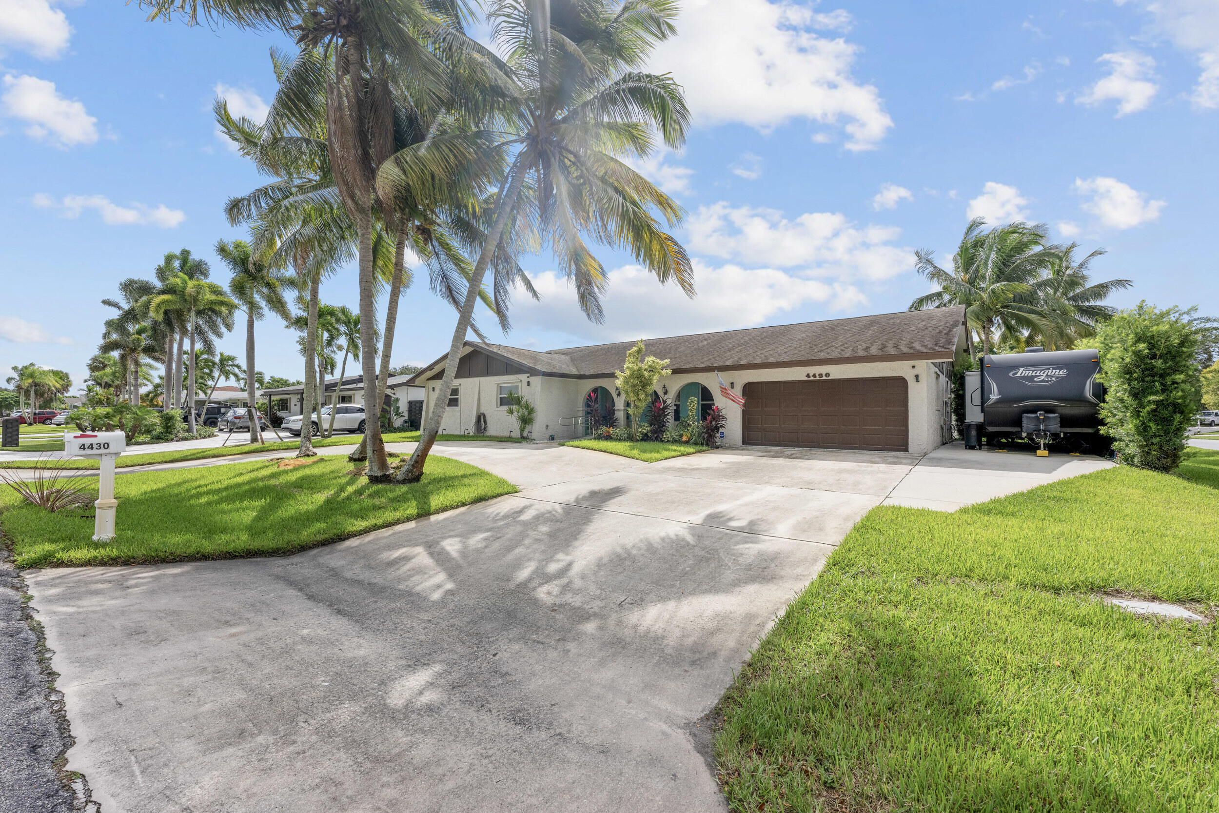 Residential in Palm Beach Gardens 5