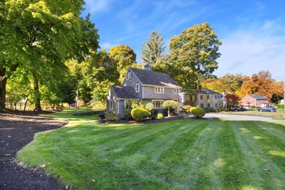 18 Morrison Rd W, House other with 4 bedrooms, 2 bathrooms and 5 parking in Wakefield MA | Image 3