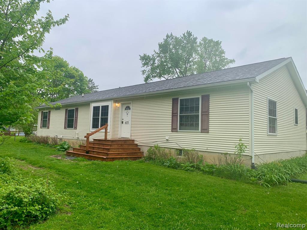 Ridge St, South Lyon, MI 48178