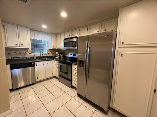 apt-202-3150 W Rolling Hills Cir, Davie, FL, 33328-1931 | Card Image