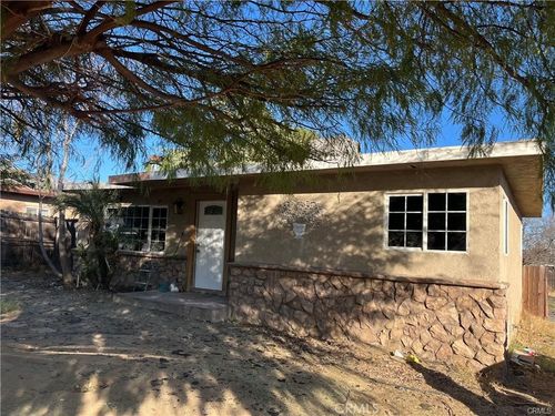 660 10th St, Banning, CA, 92220 | Card Image