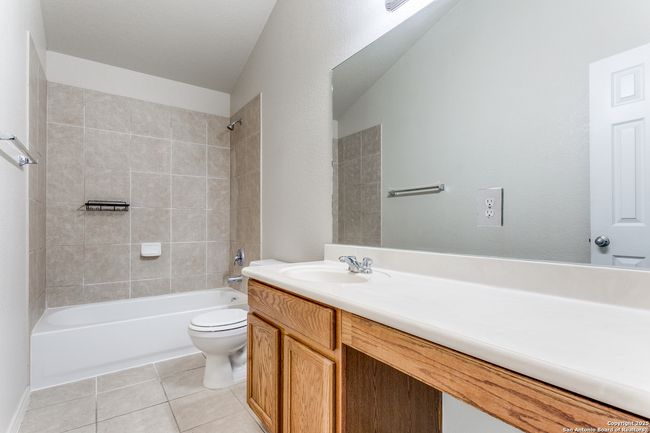 209 Country Vale, House other with 5 bedrooms, 3 bathrooms and null parking in Cibolo TX | Image 23