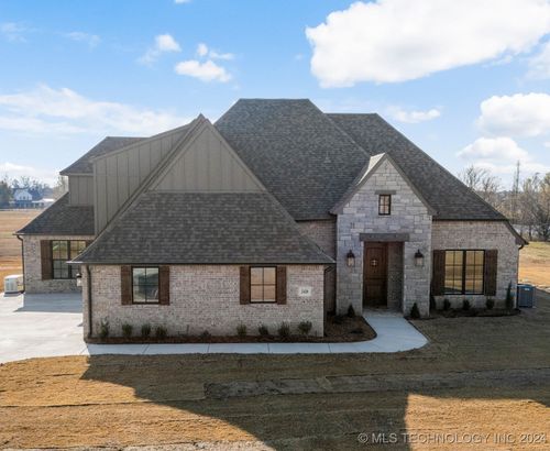 2420 Cross Creek Drive, Oologah, OK, 74053 | Card Image