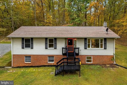 451 Lakeside Dr, FRONT ROYAL, VA, 22630-8947 | Card Image