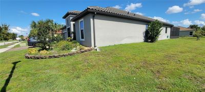 3907 Golden Knot Drive, House other with 4 bedrooms, 3 bathrooms and null parking in KISSIMMEE FL | Image 2