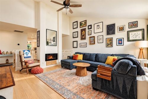 18-19565 Rinaldi St, Porter Ranch, CA, 91326-1690 | Card Image