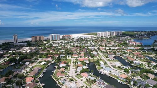200 Copperfield Ct, MARCO ISLAND, FL, 34145-3520 | Card Image
