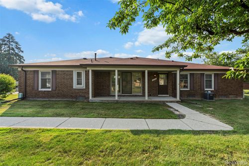 15031 Pilgrim Ct, Shelby Township, MI, 48315-4456 | Card Image