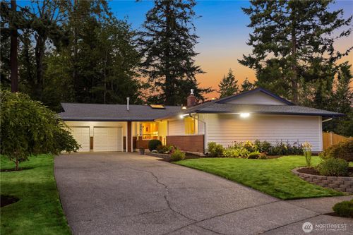 17512 Ne 22nd Ct, Redmond, WA, 98052-6053 | Card Image