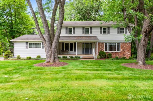 19 Redcoat Dr, East Brunswick, NJ, 08816-2758 | Card Image