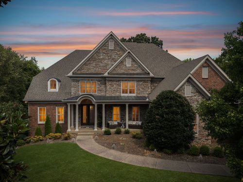 8218 Holly Rd, Brentwood, TN, 37027-7116 | Card Image