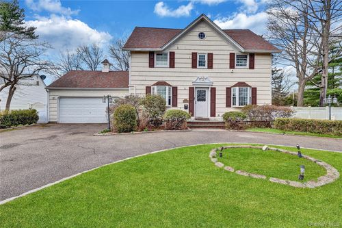 225 Hilton Ave, Hempstead, NY, 11550-8118 | Card Image