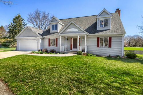 245 Old Forge Rd, Elgin, IL, 60123-5018 | Card Image