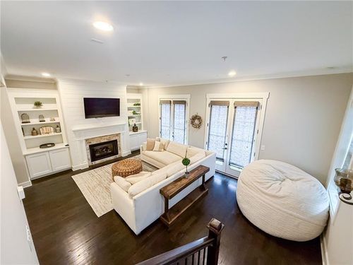 984 Memorial Walk Se, Atlanta, GA, 30316-1569 | Card Image