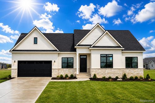 5381 Championship Dr, Linden, MI, 48451-9304 | Card Image