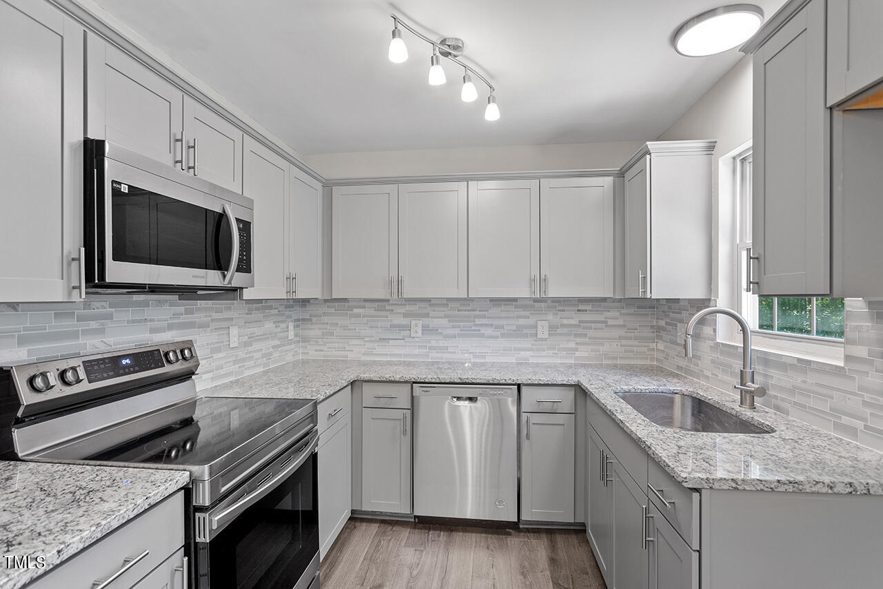 Lombard St, Clayton, NC 27520