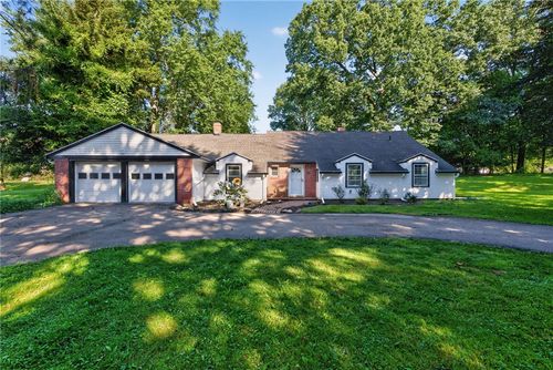 146 Crossover Rd, Fairport, NY, 14450-1212 | Card Image