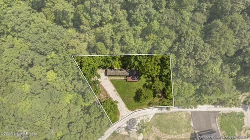 1 Twin Oaks Dr, Mammoth Cave, KY, 42259-8429 | Card Image