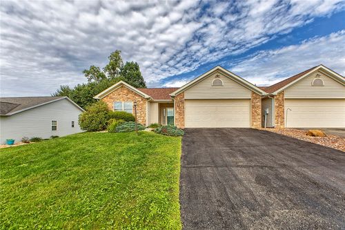 12 Medinah Ct, Greensburg, PA, 15601-8962 | Card Image