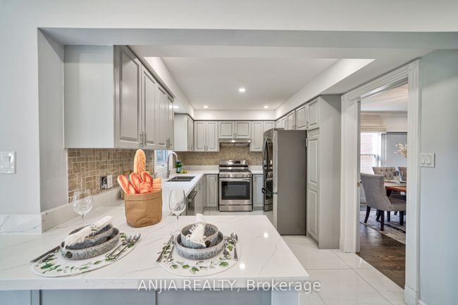 566 Rosebank Rd, House other with 5 bedrooms, 4 bathrooms and 4 parking in Pickering ON | Image 10