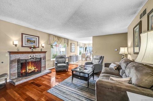 13856 Gorrion Ct, El Cajon, CA, 92021-2139 | Card Image