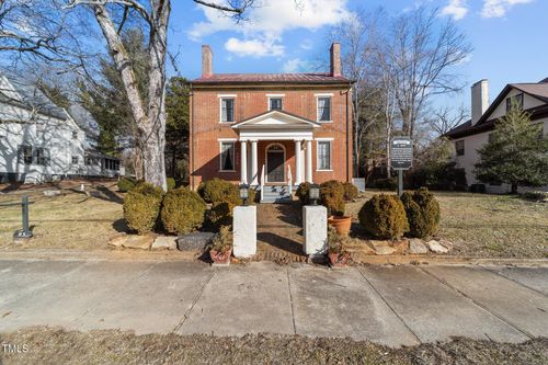 93 Broad St, Milton, NC, 27305-9751 | Card Image