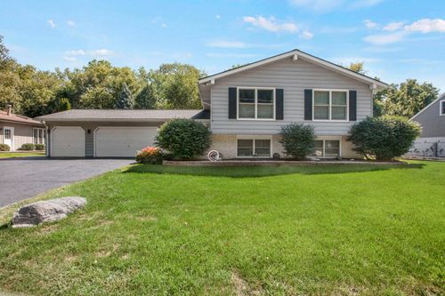 921 Western Ave, Geneva, IL, 60134-2961 | Card Image