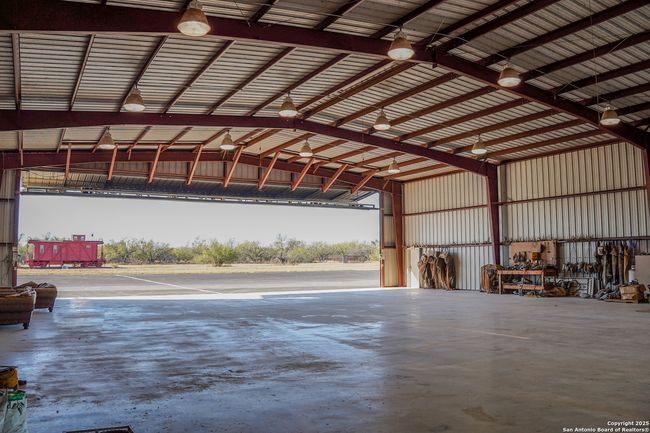 9239 Fm 133, Home with 7 bedrooms, 7 bathrooms and null parking in Cotulla TX | Image 54
