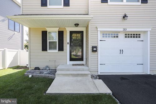 213 Girard Ave, GLENSIDE, PA, 19038-1009 | Card Image